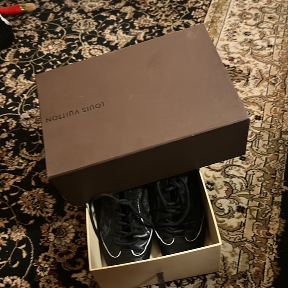 LV sneakers - Picture 4 of 10